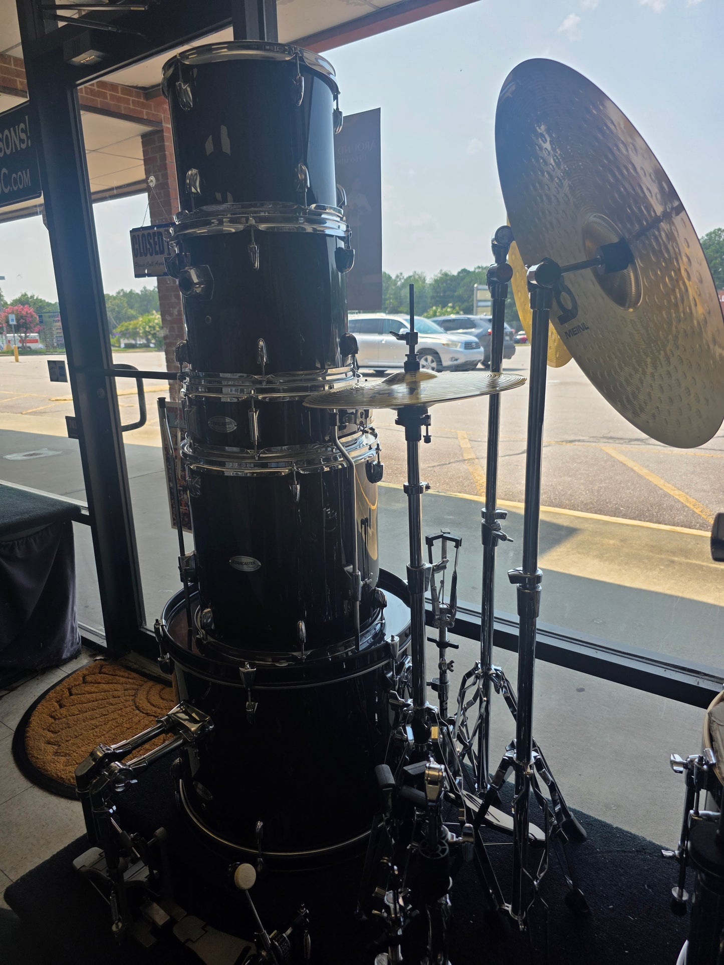 Used Fender 5-pice Drumset w/ Cymbals and Hardware