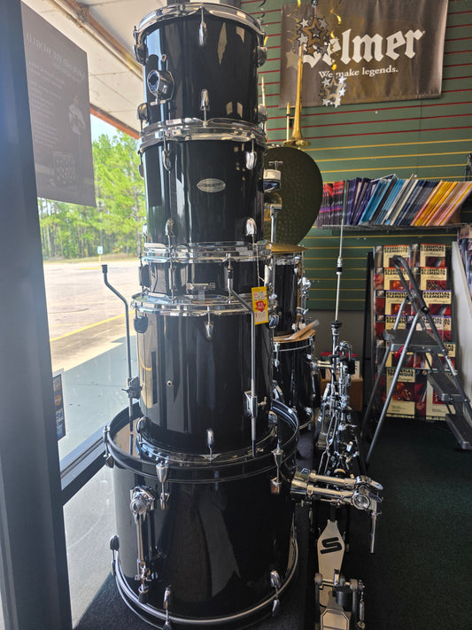 Used Fender 5-pice Drumset w/ Cymbals and Hardware